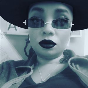 Meet your Posher, Khareema